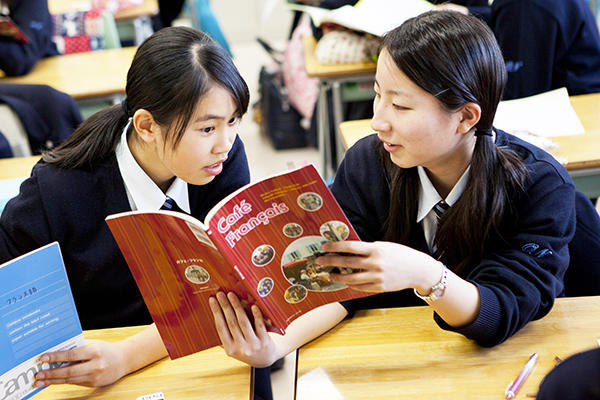 大妻中野中学校_本格的なフランス語を学べるのも大妻中野ならでは！