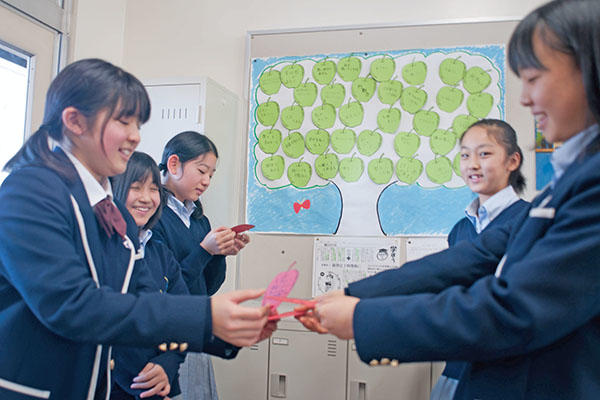 聖セシリア女子中学校_構成的エンカウンターからキャリアプラン達成