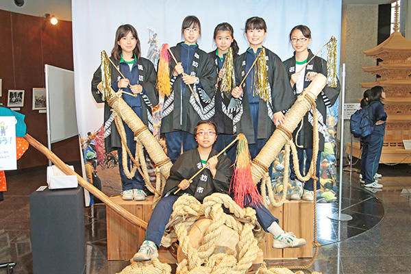 江戸川取手_中２の体験学習では信州の諏訪大社を訪問。