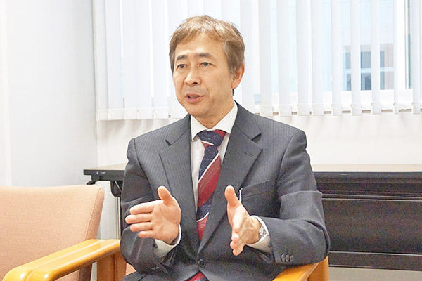 自修館中等教育学校_入試広報室長　佐藤信先生