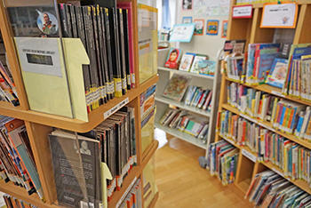 晃華学園_貸出率が高い洋書も豊富！