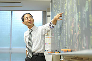 共立女子中学校_広報部副主任　金井圭太郎先生