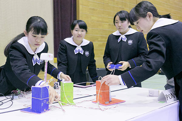 瀧野川女子学園_「ロボットグランプリ」