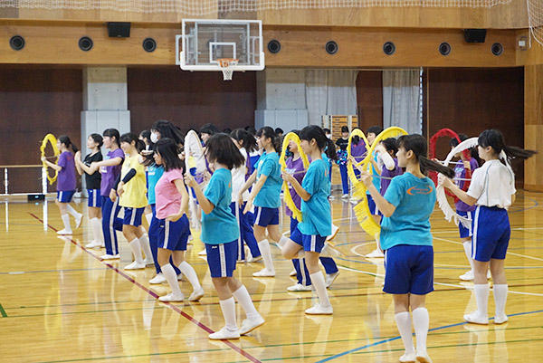 晃華学園_中高99名が在籍するバトン部