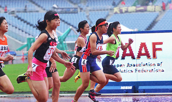 武蔵野東中学校_全国大会常連の陸上部