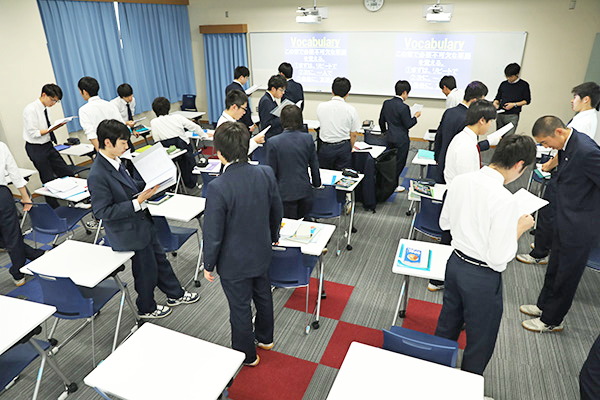聖学院中学校_PBL型の授業を実践する聖学院では当たり前の授業風景！