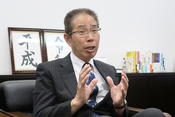 足立学園_校長の井上 実先生