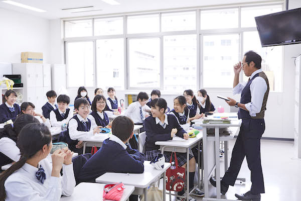 開智日本橋_授業は活気に満ちています。
