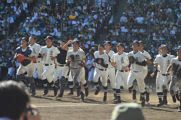 国学院久我山_28年ぶりに甲子園出場を果たした野球部