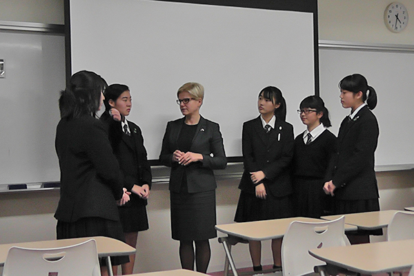 大妻中野_ラトビアEU大使をゲストに迎えて