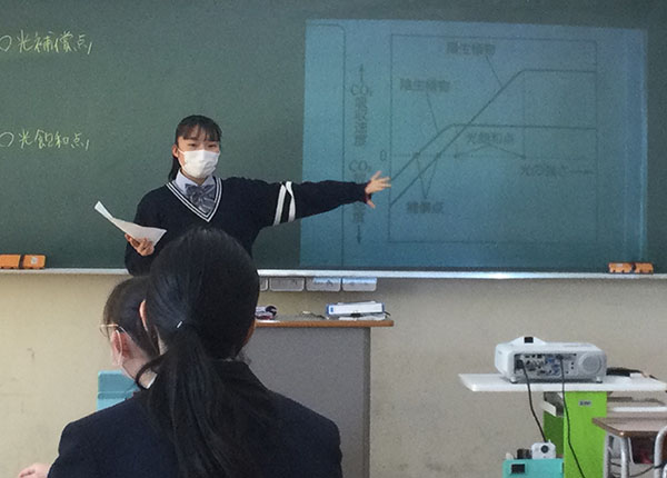 東京家政_どの教科でも、普段から発表する機会が豊富