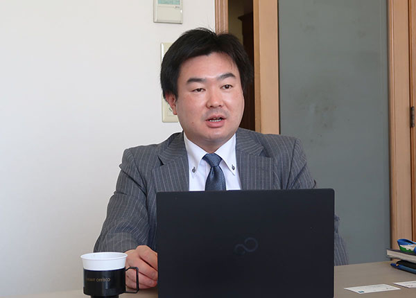 富士見丘_英語科主任の田中裕樹先生