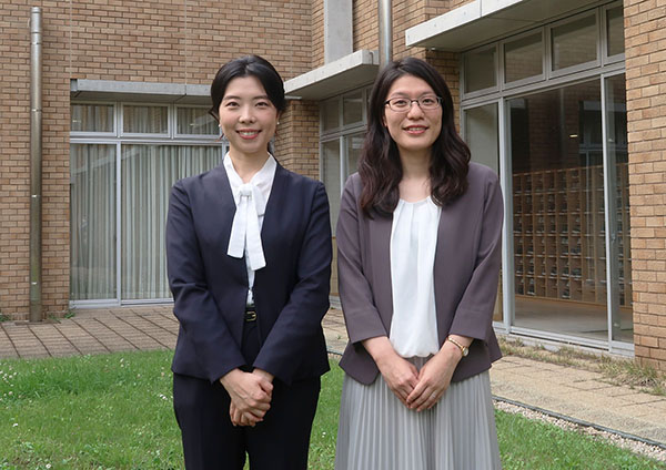 晃華学園_富永まり恵先生（左）と藤井裕子先生