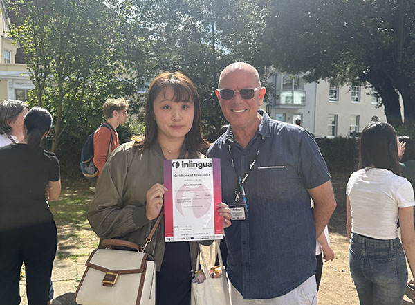 富士見丘_イギリスでの教員研修中の渡邉先生