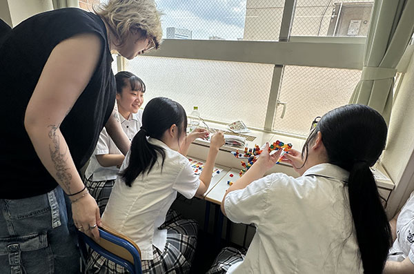 富士見丘_「グローバルスタディ基礎」は、デザインシンキングの手法を通して、グループ探究の土台を作ります