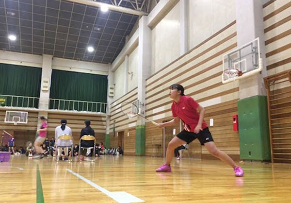桐朋女子_菅原さんは６年間、バドミントンに打ち込んだ