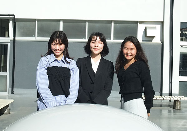 桐朋女子_眩しさに耐えながら、清々しい笑顔を見せてくれたみなさん