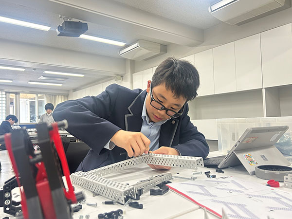 文大杉並_プログラミングなどの探究活動を行う「STEAMプロジェクト」