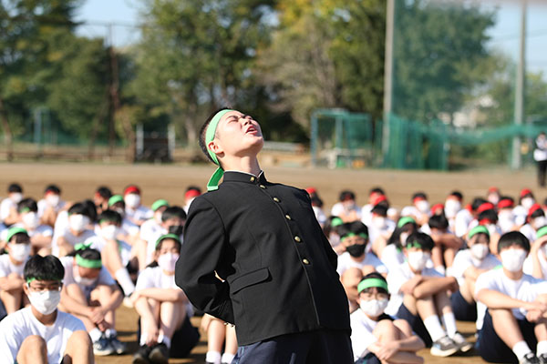 獨協埼玉_中学３学年で競う「応援合戦」は、体育祭のメインイベント