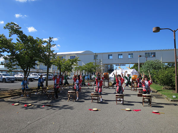 獨協埼玉_「蛙鳴祭」では、和太鼓演奏も披露！