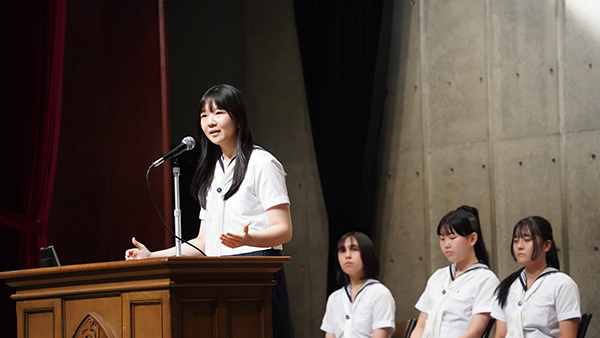 女子聖学院_「スピーチコンテスト」にて。高校生にもなると、見事なもの！