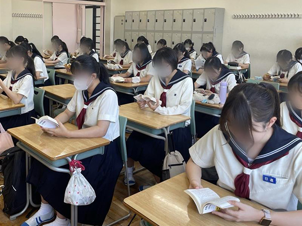 国学院久我山_朝読書の時間は校内が静寂に包まれます（※公式Instagramより ）