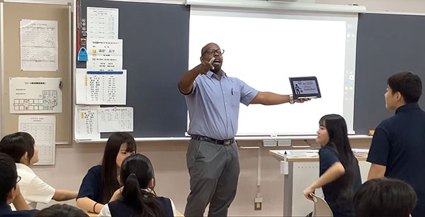 目黒日大_週に一度、アクティビティを実践しながら会話力を高めるEnglish HR