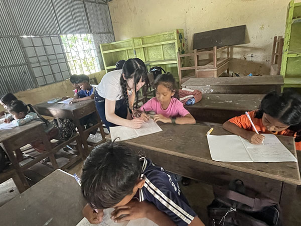 中村_海外ボランティアを経験したことで、医療の道を目指した先輩も