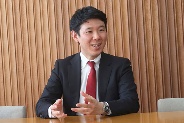 サレジアン国際_本科コース部の部長も務める尾﨑正靖先生