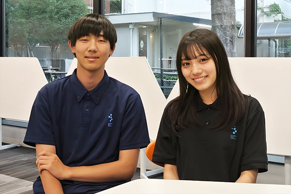 聖徳_DSコースのR.Tさん（高１・左）、N.Sさん（高２・右）