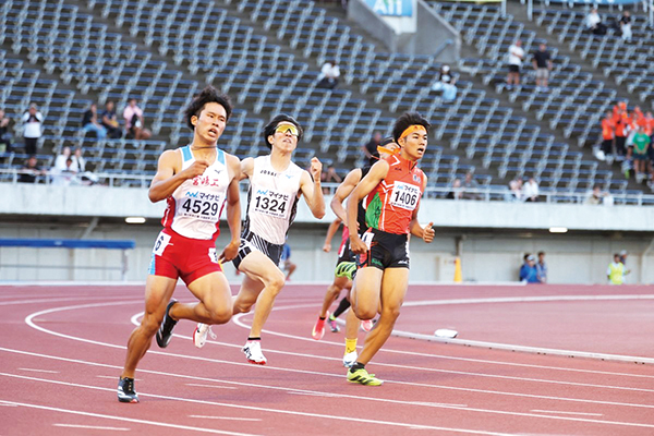 城西大城西_文武両道も魅力です。写真の陸上部のように、全国レベルで活躍するクラブも多数あります