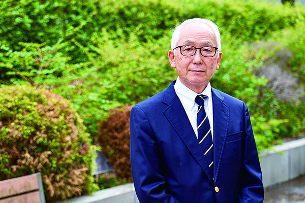 麹町女子_校長の大久保靖先生
