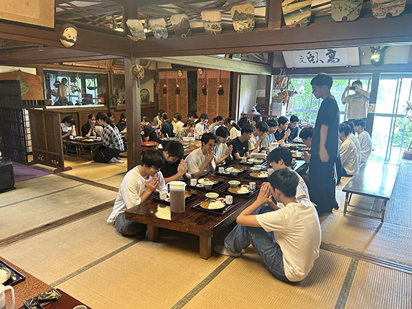 国学院久我山_男女が共に学ぶ「御岳合宿講習」は、まさに
