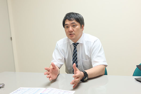 佼成女子_広報部長の楓 淳一郎先生