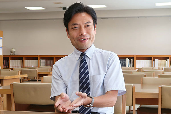 光英VERITAS_数学科主任の村越靖弘先生