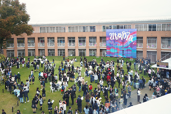 三田国際_学園祭には毎年多くの来場者が！