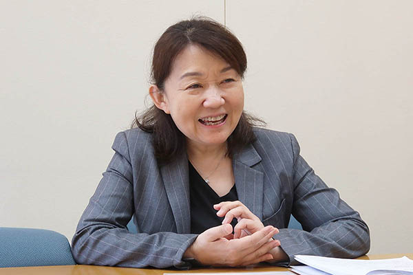 中村_入学対策部部長の野志尚美先生