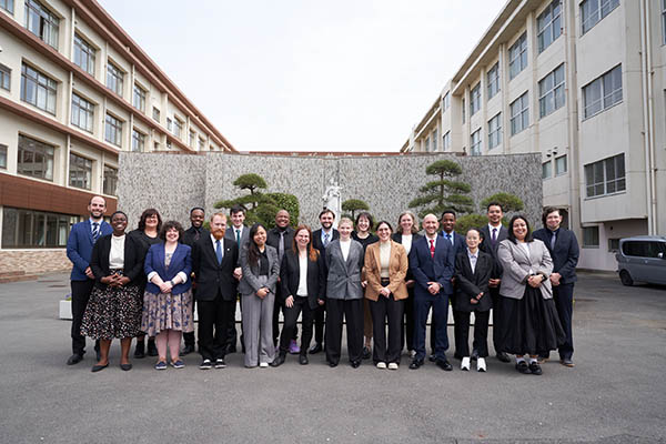 サレジアン国際_多彩な国籍のIT（インターナショナルティーチャー）と共に学べます