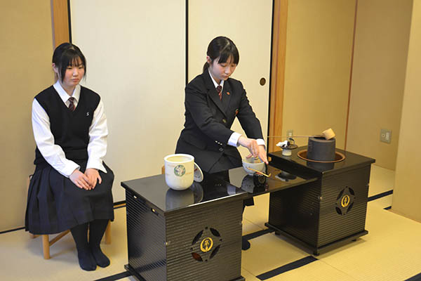 狭山ヶ丘_茶室「悠久庵」でお手前を学ぶ