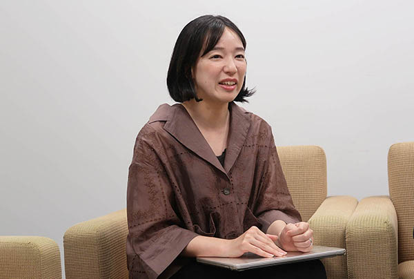 昭和学院_高校の探究活動を担当する土屋久美先生