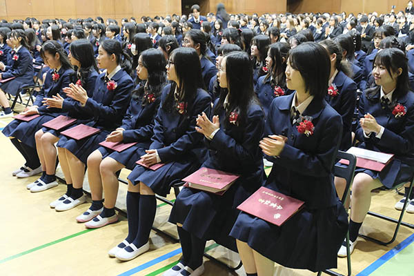 桐朋女子_82期生の卒業式。笑顔と涙があふれていました