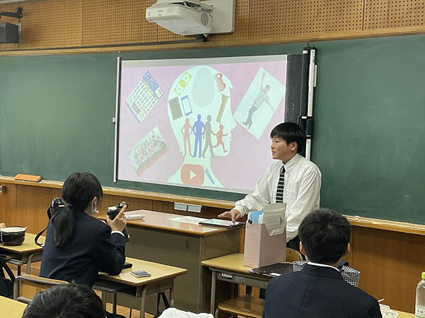東京成徳_日々の生活の中でプレゼンスキルも磨かれます