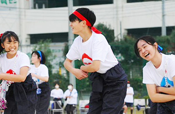 浦和ルーテル_学校行事でも、生徒たちの元気度は100％！