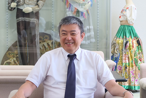 横浜翠陵_校長の山本 伸先生